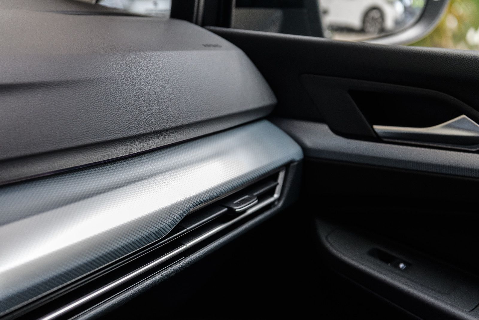 Fahrzeugabbildung Volkswagen Golf VIII Lim. 1.5 TSI Goal +AHK+GJR+KAM+NAVI
