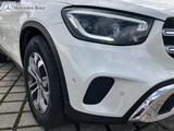 Mercedes-Benz GLC 200 4M MBUX+360°+Pano+AHK+M-LED+17Zoll - Mercedes-Benz GLC 200: Panorama-Dach