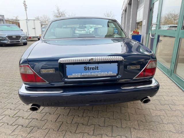 Fahrzeugabbildung Jaguar Daimler 4.0 Leder e-Sitze Alarm Klima el.SP eFH