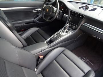 Fahrzeugabbildung Porsche 911 Carrera 4 Autom.