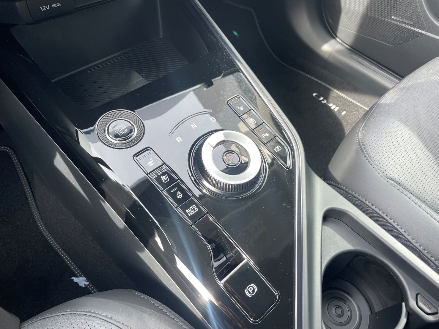 Fahrzeugabbildung Kia Niro Hybrid Spirit Memory elek Heckkl Kamera LED
