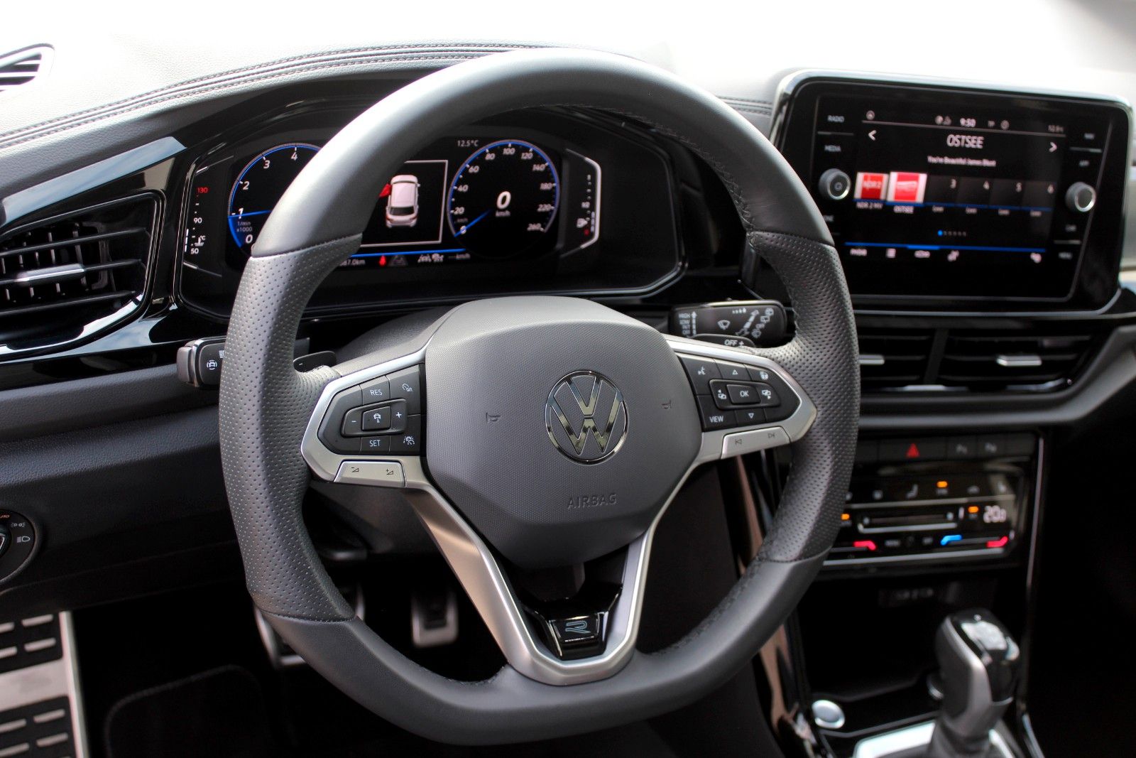 Volkswagen T-Roc R-Line 1.5 TSI DSG Black-Style 19 Zoll S-D foto 4