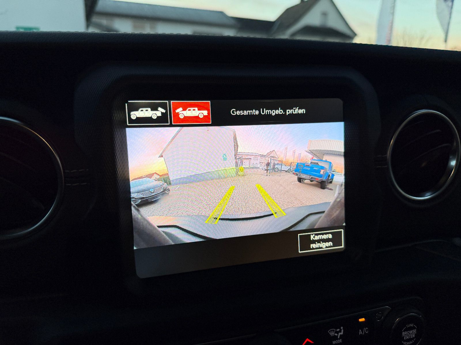 Fahrzeugabbildung Jeep Gladiator Overland 4WD/VOLL/NEUWAGENZUSTAND/