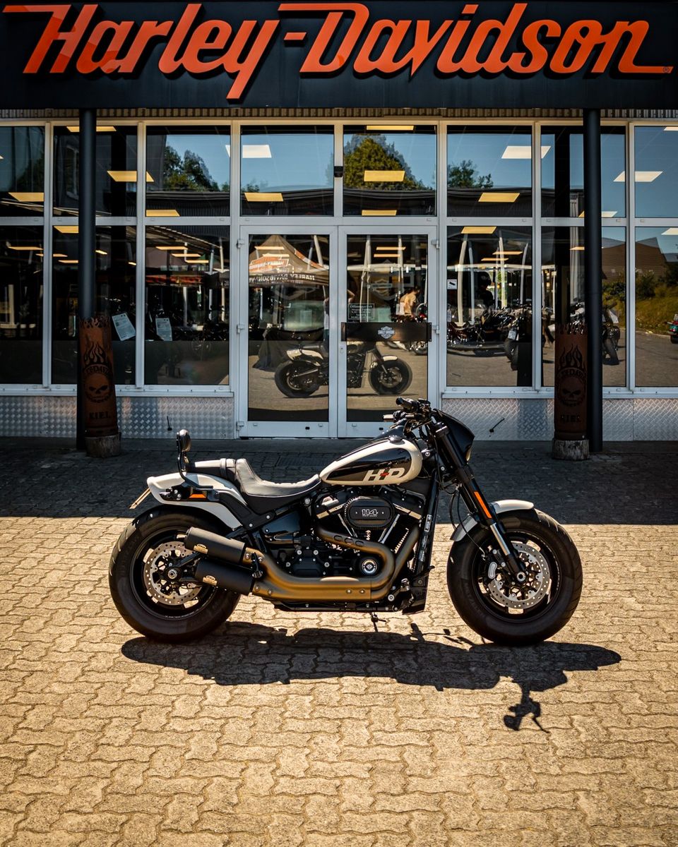Fahrzeugabbildung Harley-Davidson FXFBS FAT BOB 114 CUI SOFTAIL - JEKILL&HYDE -