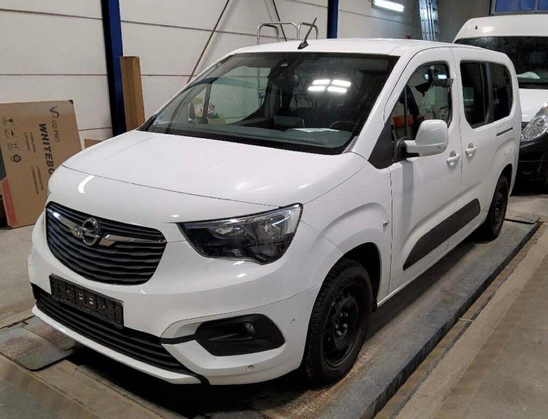 Opel Combo Life E Edition*NAVI*AHK*TEMPOMAT*SHZ*PDC