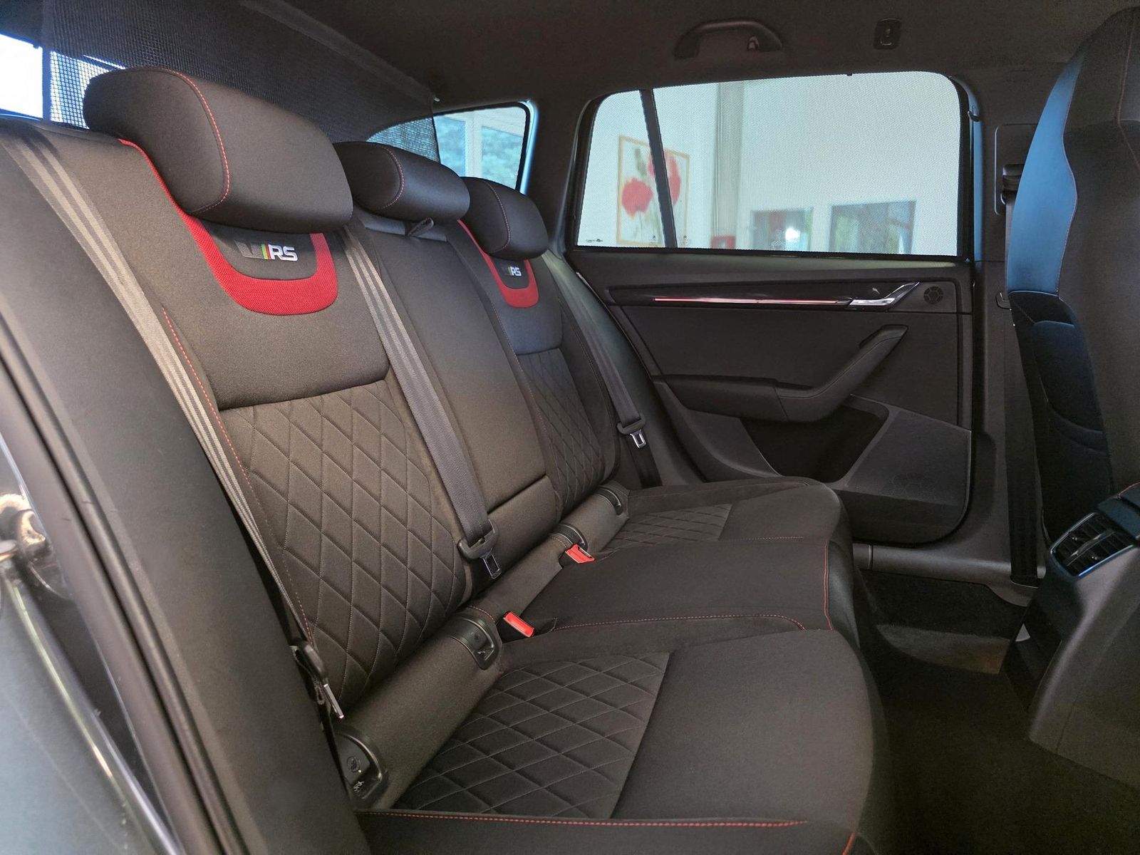 Fahrzeugabbildung SKODA Octavia 2.0 TDI RS 4x4 /1.Hd/LED/Navi/CarPlay