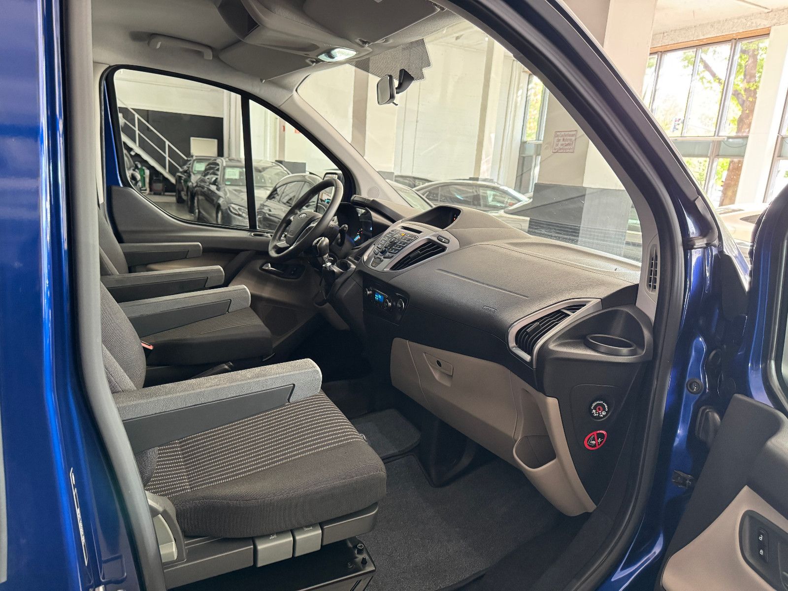 Fahrzeugabbildung Westfalia WESTFALIA BUSINESS EDITION EUROLINE FORD 7SITZER