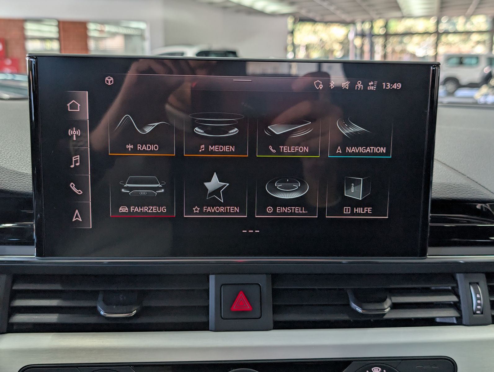 Fahrzeugabbildung Audi A4 40 TDI S-Line HUD PANO MASSAGE LED KAM SOUND