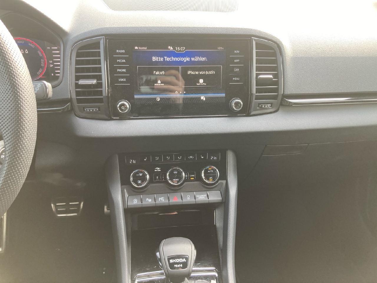 Skoda Karoq Sportline 4x4 *AHK,Pano,Sthz.*
