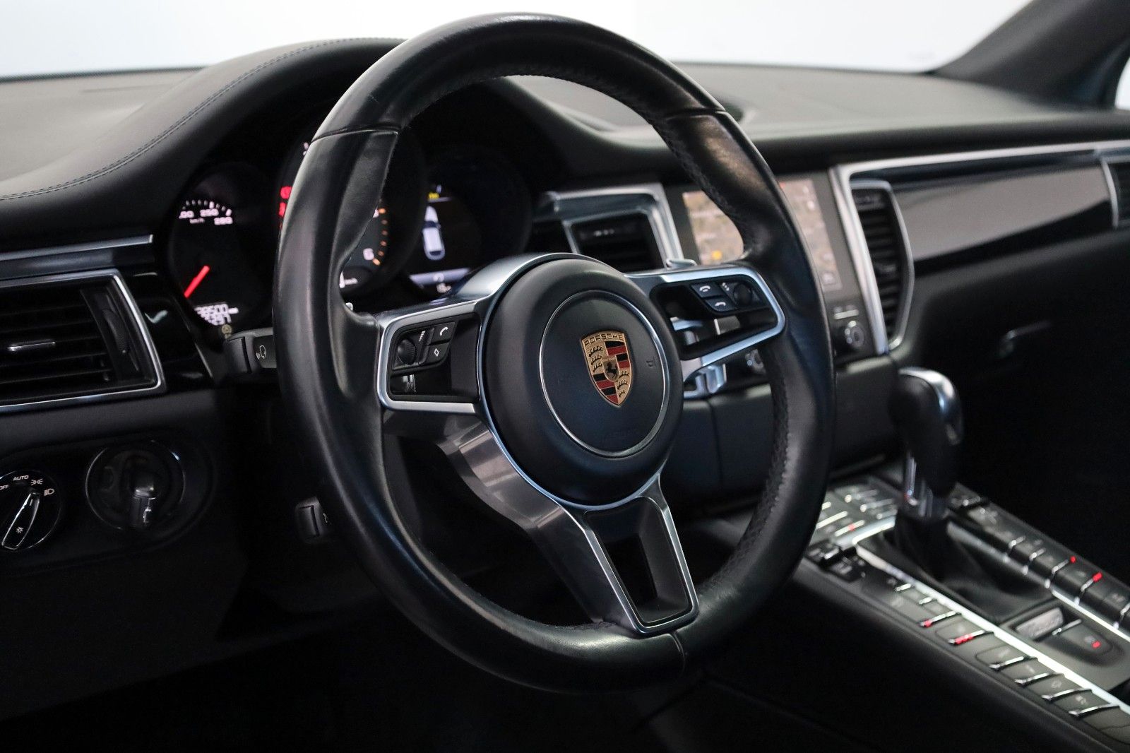 Fahrzeugabbildung Porsche Macan S D Alcantara,Navi,Xenon,Panorama,BOSE,ACC