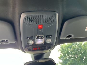 Peugeot 2008 Allure PureTech 130 EAT8 AWR SHZ CARPLAY
