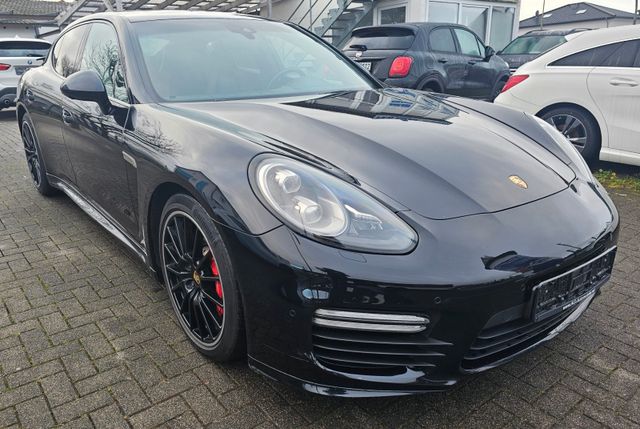 Porsche Panamera Turbo"Chrono-Paket"Dynamic Light"BOSE"