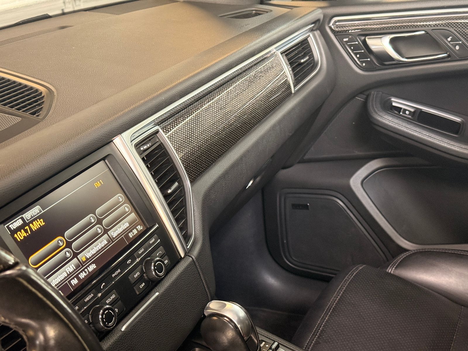 Fahrzeugabbildung Porsche Macan S Diesel/PANO/360°/MEMORY/SOUND/SHZ