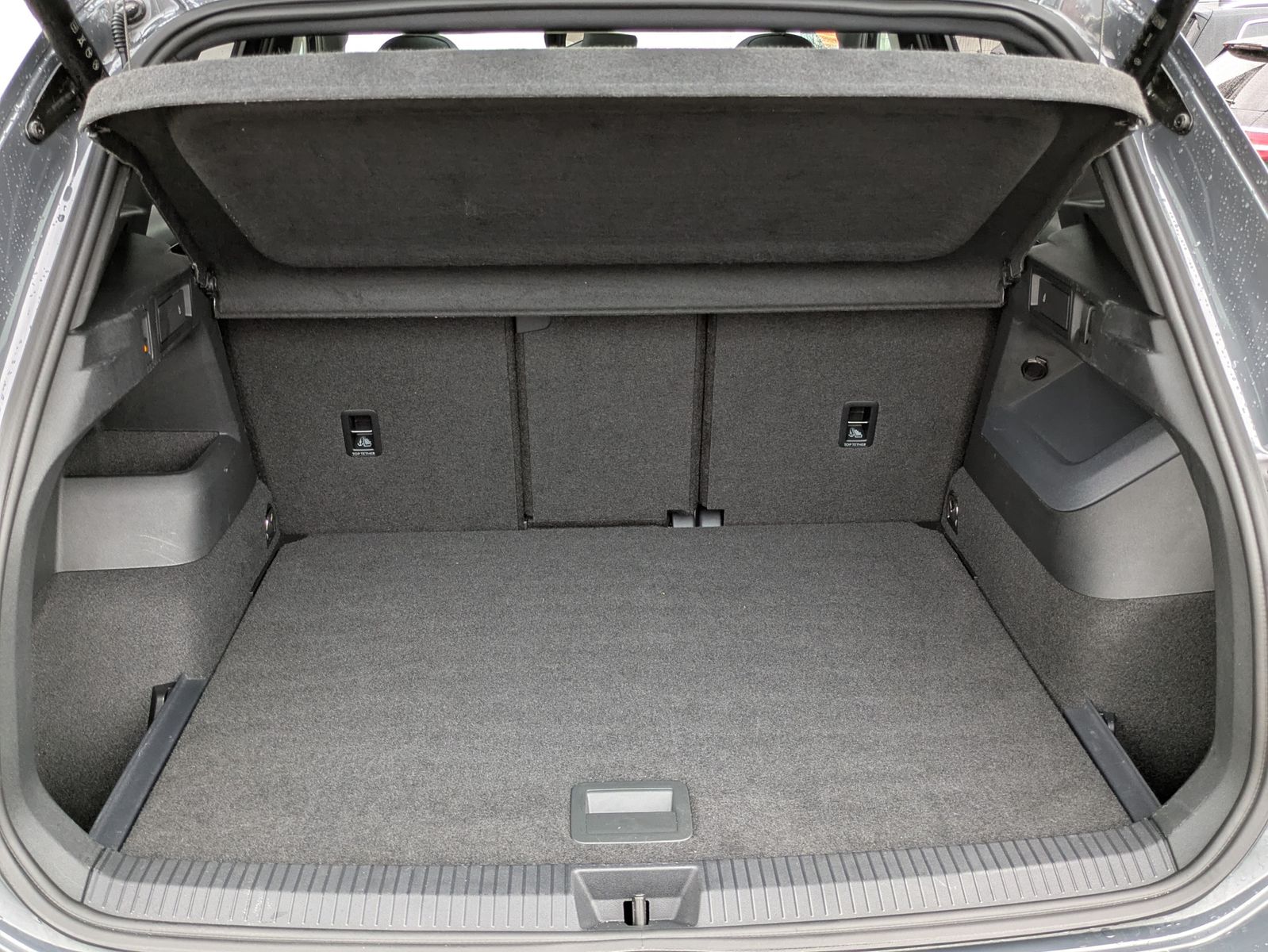 Fahrzeugabbildung Volkswagen Tiguan 2.0 TDI 4M R-Line PANO*H&K*AHK*MATRIX*20"