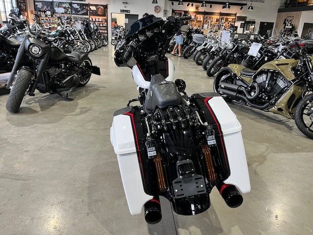 Fahrzeugabbildung Harley-Davidson CVO Street Glide CVO 117 Umbau