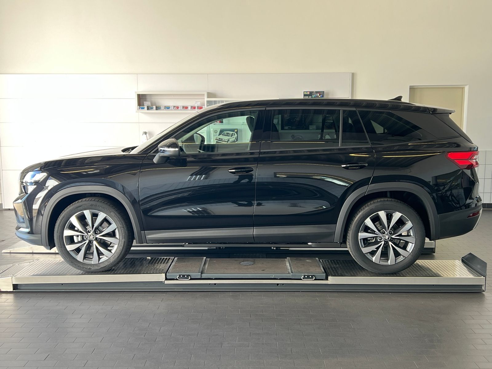 Fahrzeugabbildung SKODA Kodiaq Selection 2.0 TDI DSG *LED,AHK,Navi,Winte