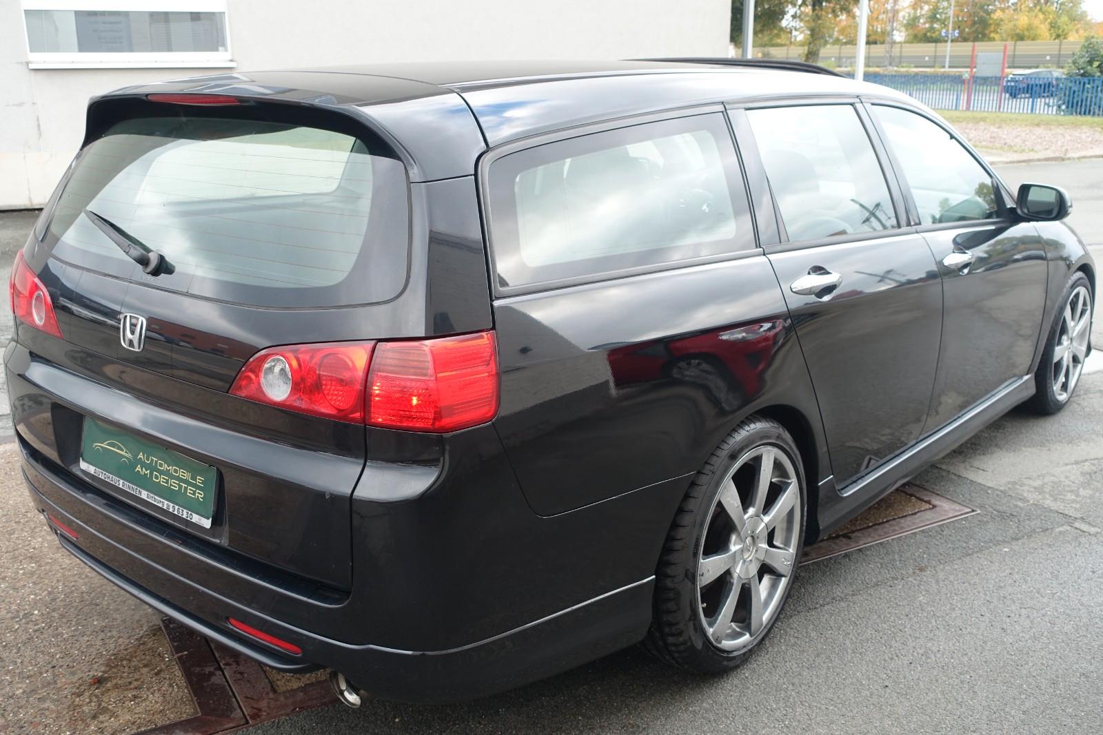 Honda Accord 2004 — engine 2.354 cm³, 190 HP (140kW)