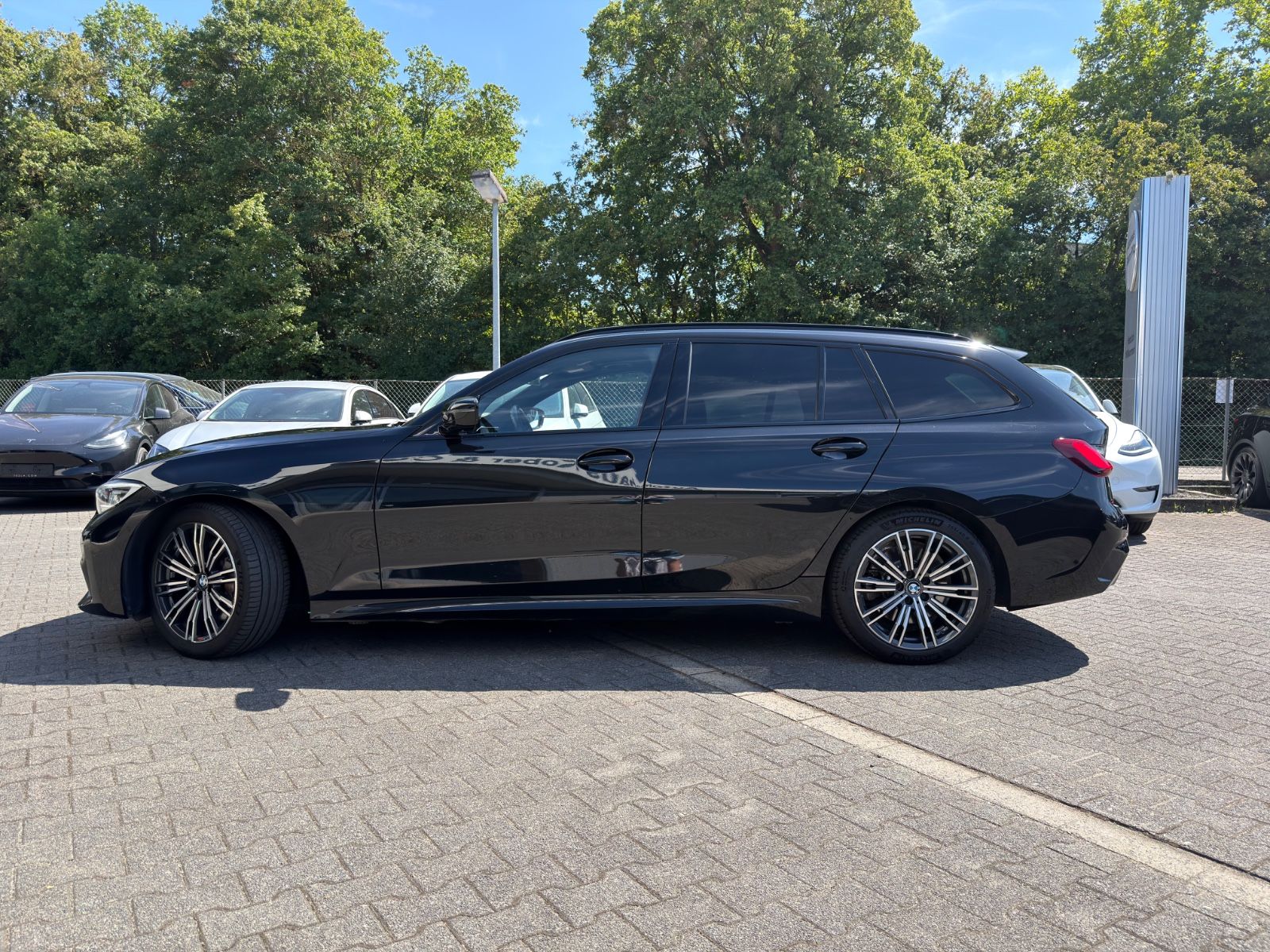 BMW 330d Touring xDrive / M-Sitze / Indiv. / Laser / imagem 2