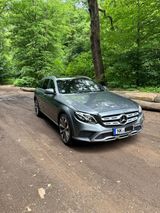 Mercedes-Benz E 220 d 4MATIC T All-Terrain MB-100  - Mercedes-Benz: D100