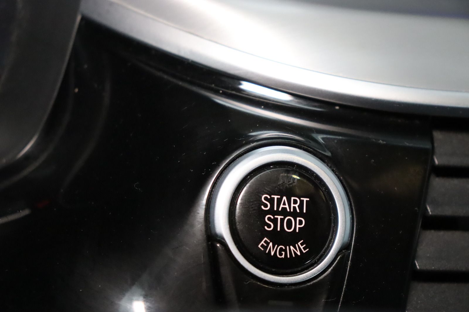 Fahrzeugabbildung BMW 530 d xDrive Sport Line * LED * HUD * Touring