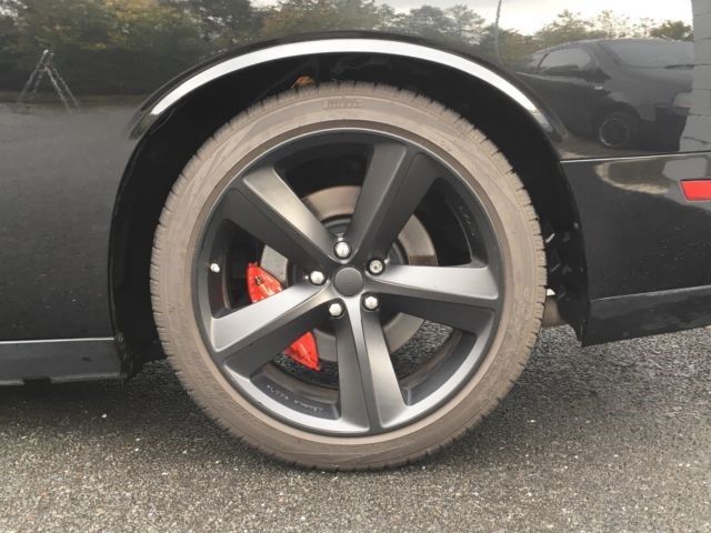 Fahrzeugabbildung Dodge Challenger 6.1 SRT-8 Neuwagenimport EU Navi SD