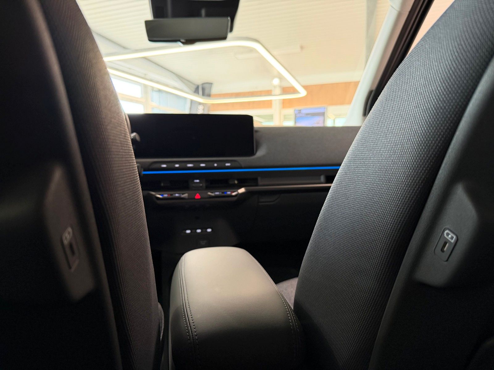 Fahrzeugabbildung Kia EV2 42.2 4S EARTH WIC 22AC TEC DWP DES