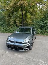 Volkswagen Golf 2.0 TSI DSG 4MOTION R Variant - Volkswagen Golf mit Benzin-Antrieb: Kombi, 2.0