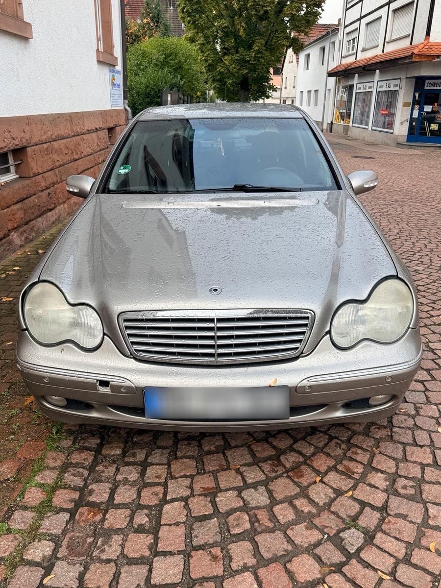 Mercedes-Benz C 220