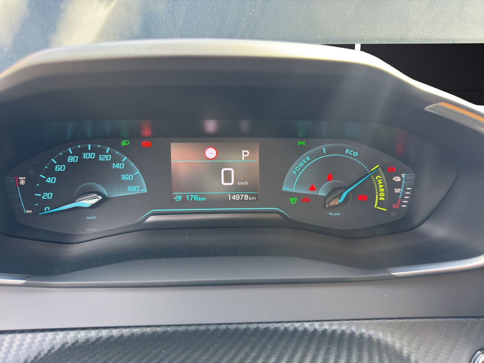 Fahrzeugabbildung Peugeot 208 e- Active/1.Hand/Dab/Shz/Klimaautomatik