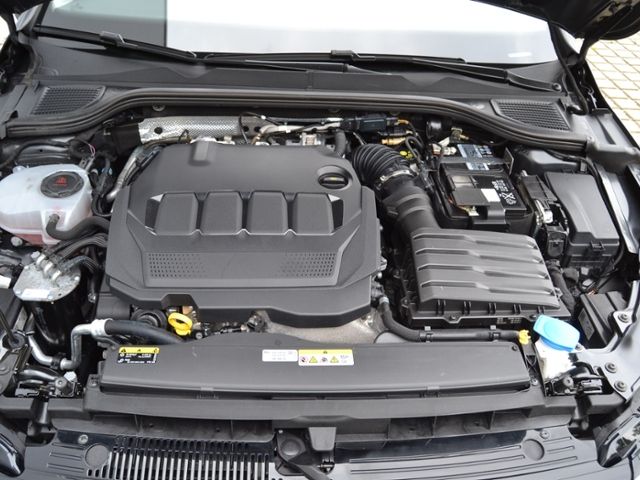 Golf VIII 2.0 TDI Life LED/NAVI+VZE/BUSINESS-PRE