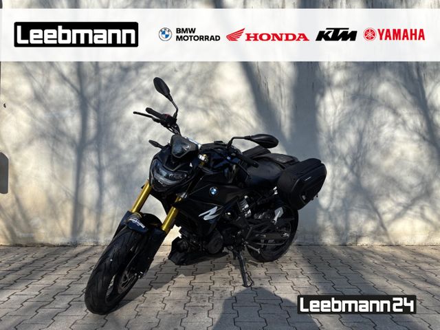 BMW G 310 R mit Seitentaschen