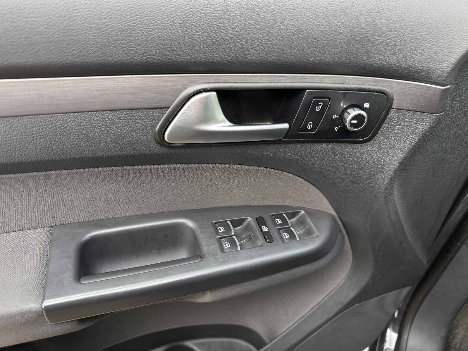Volkswagen Touran 2015 — фото 14