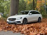 Mercedes-Benz E 200 d T Autom. - - Mercedes-Benz E 200 mit Diesel-Antrieb: Kombi