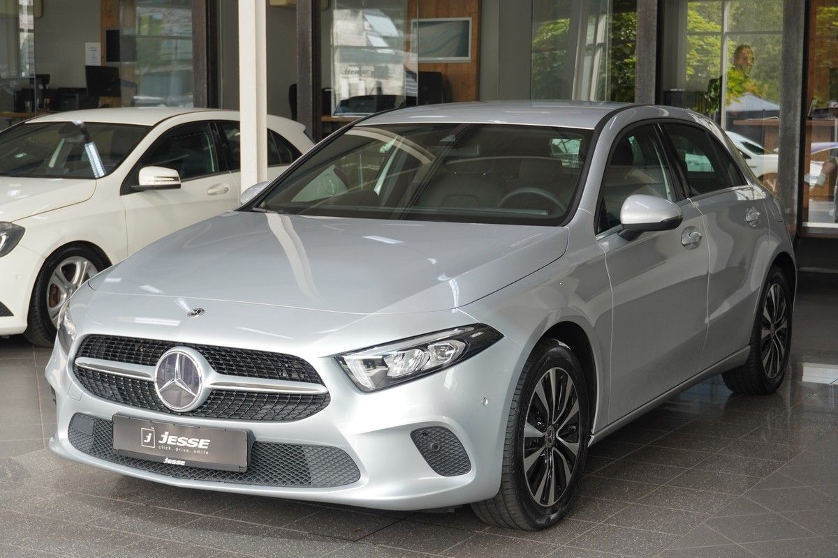 Mercedes-Benz A 250 e Style-Paket LED MBUX Memory R.Cam CarPla
