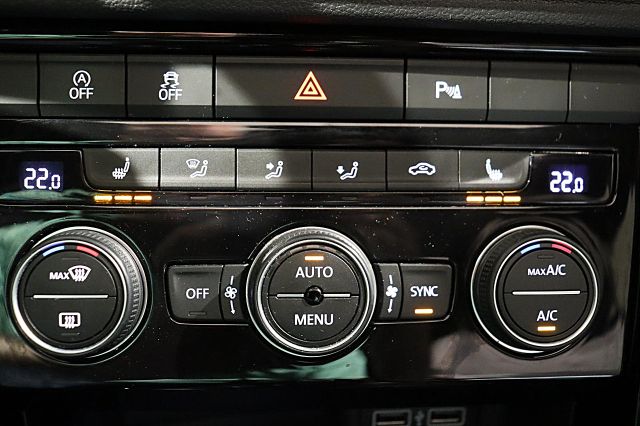 T-Roc R 4Motion DSG LED Navi Pano Sound Klima
