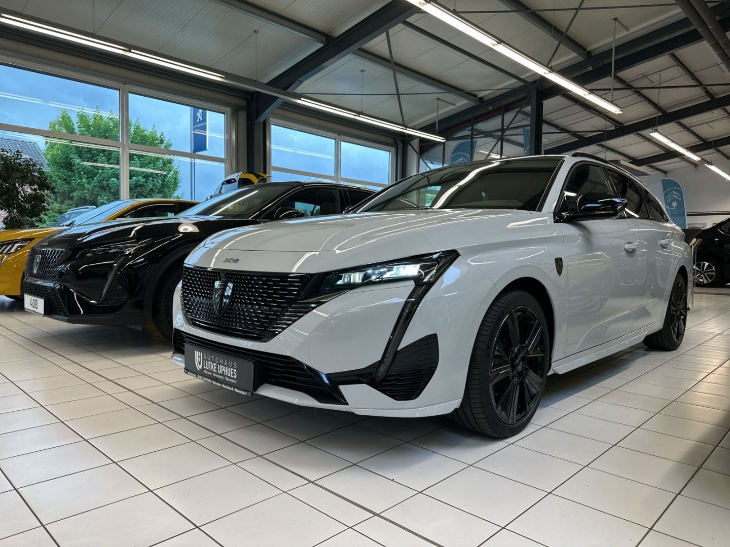 Fahrzeugabbildung Peugeot 308 SW GT HYBRID 145 e-DSC6 Panorama Navi ACC