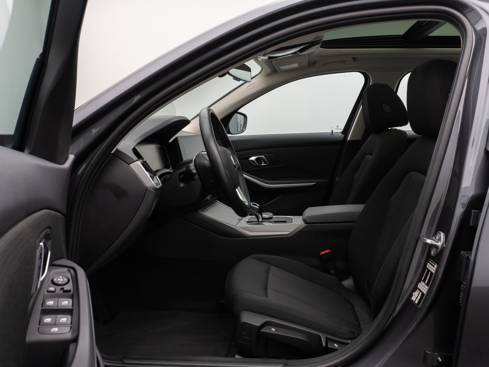 Fahrzeugabbildung BMW 320i Panorama DAB CockPitPr DrivAssist PDC Alarm