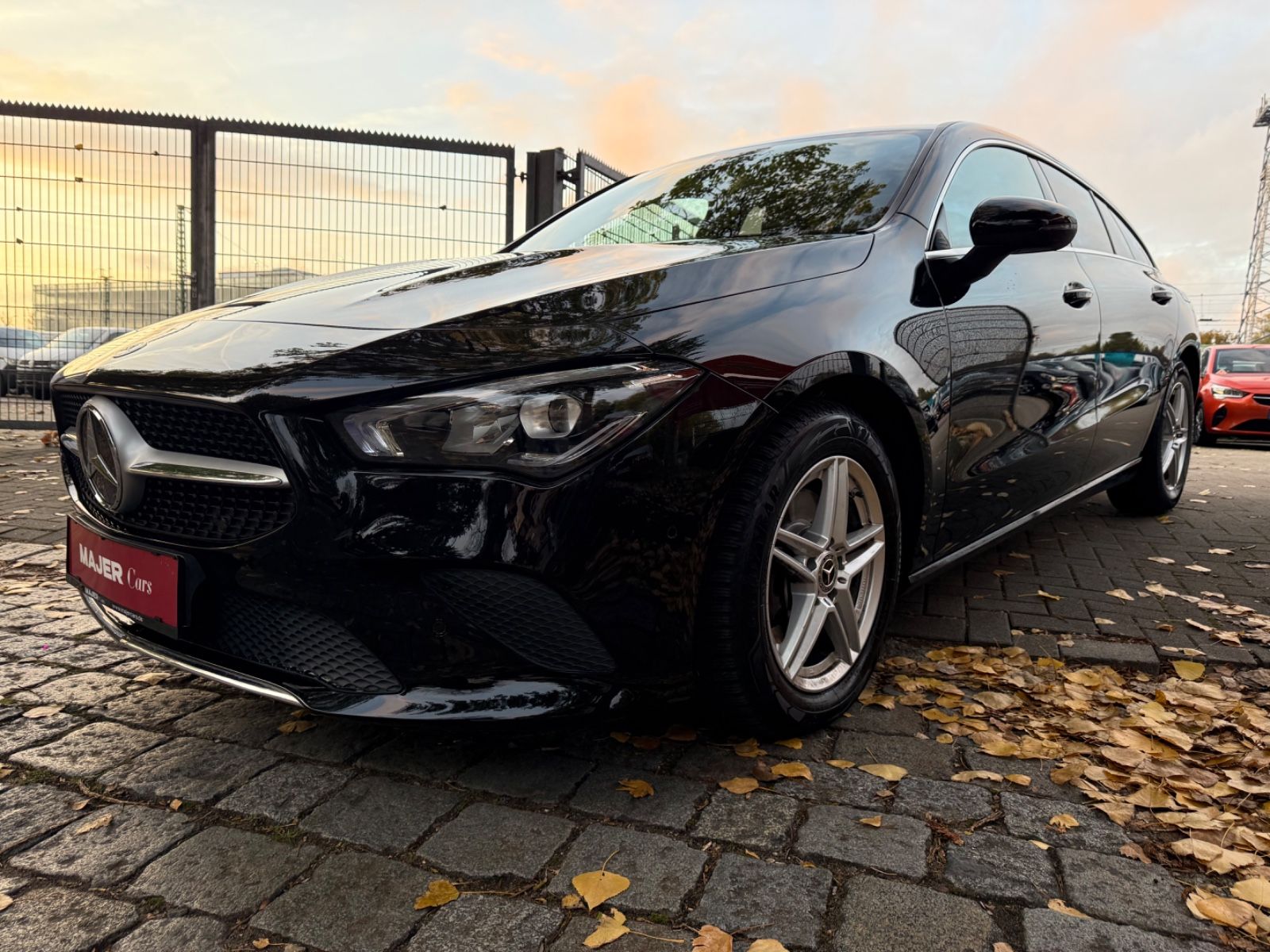 Fahrzeugabbildung Mercedes-Benz CLA 180  Shooting Brake*LED*NAVI*CAM*LEDER*SHZ