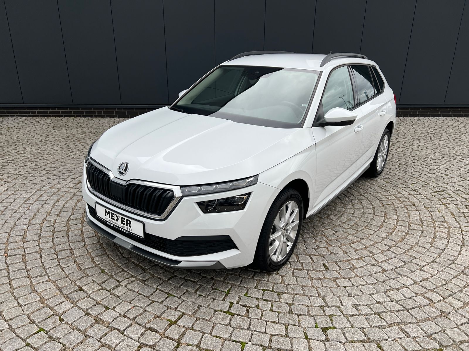 Fahrzeugabbildung SKODA Kamiq Style 1.5 TSI DSG *AHK, LED, ACC, 17"-LM*