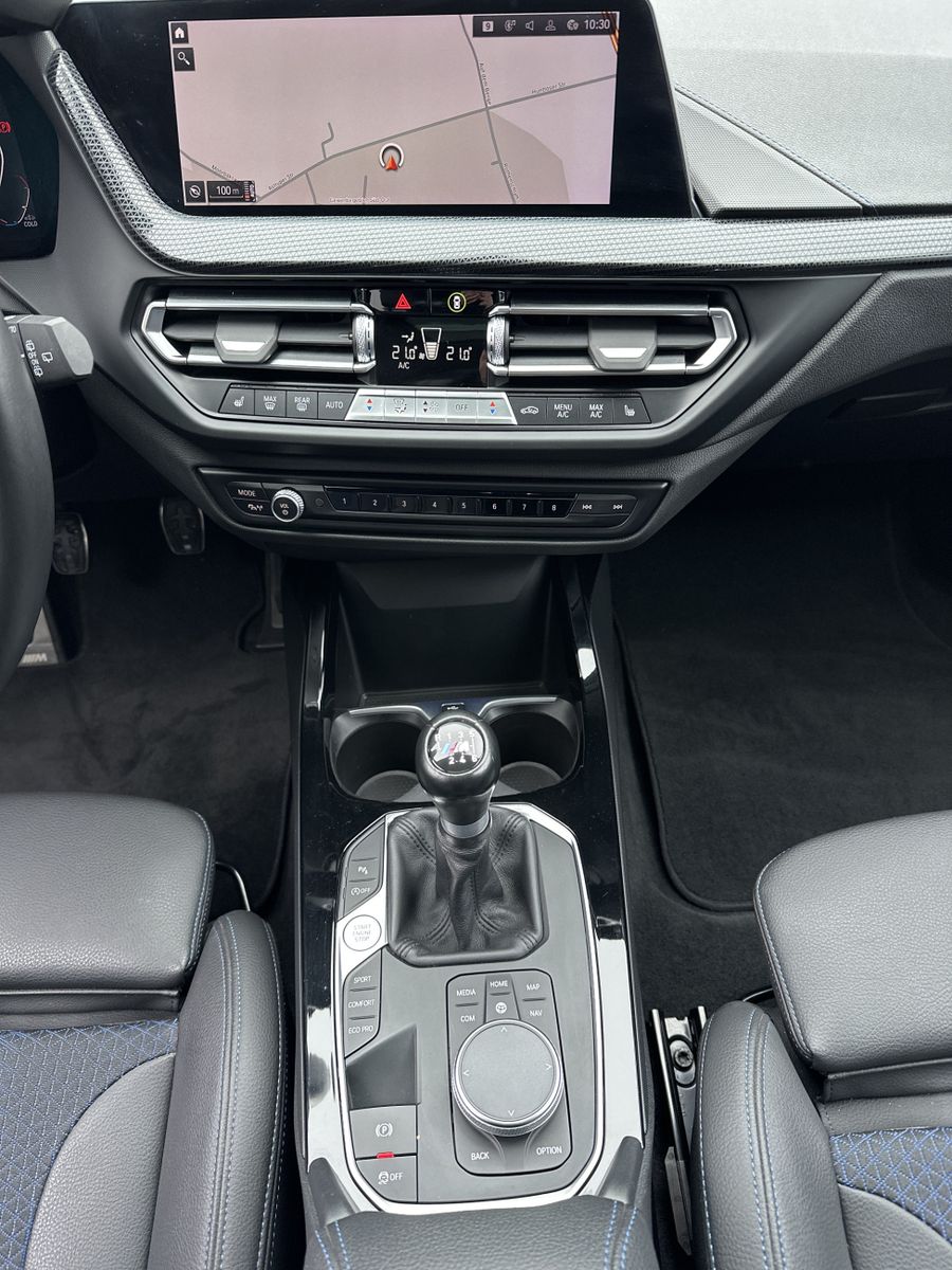 Fahrzeugabbildung BMW 118d M-Sport NAV+LED+PANO+DRASSISTANT+KAMERA+PP