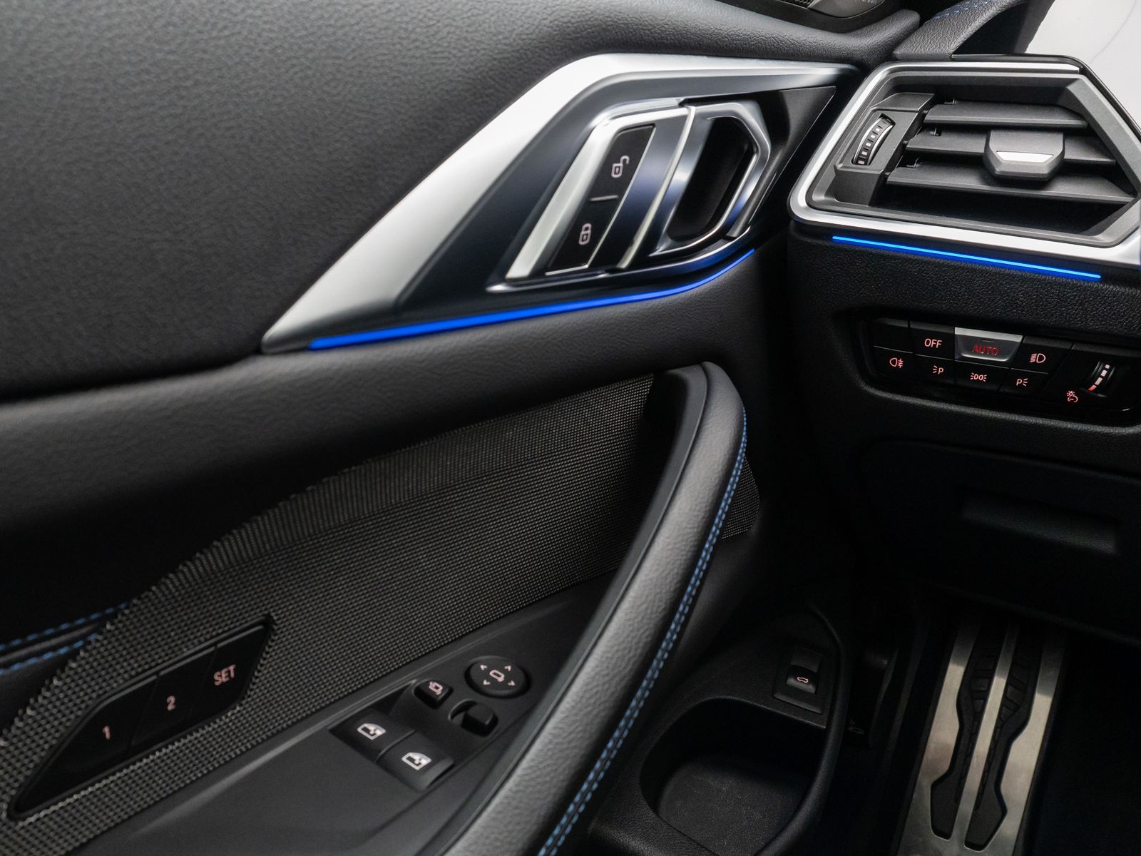 Fahrzeugabbildung BMW M440d xD Coupé 360°Glasdach HUD Laser DAB H/K