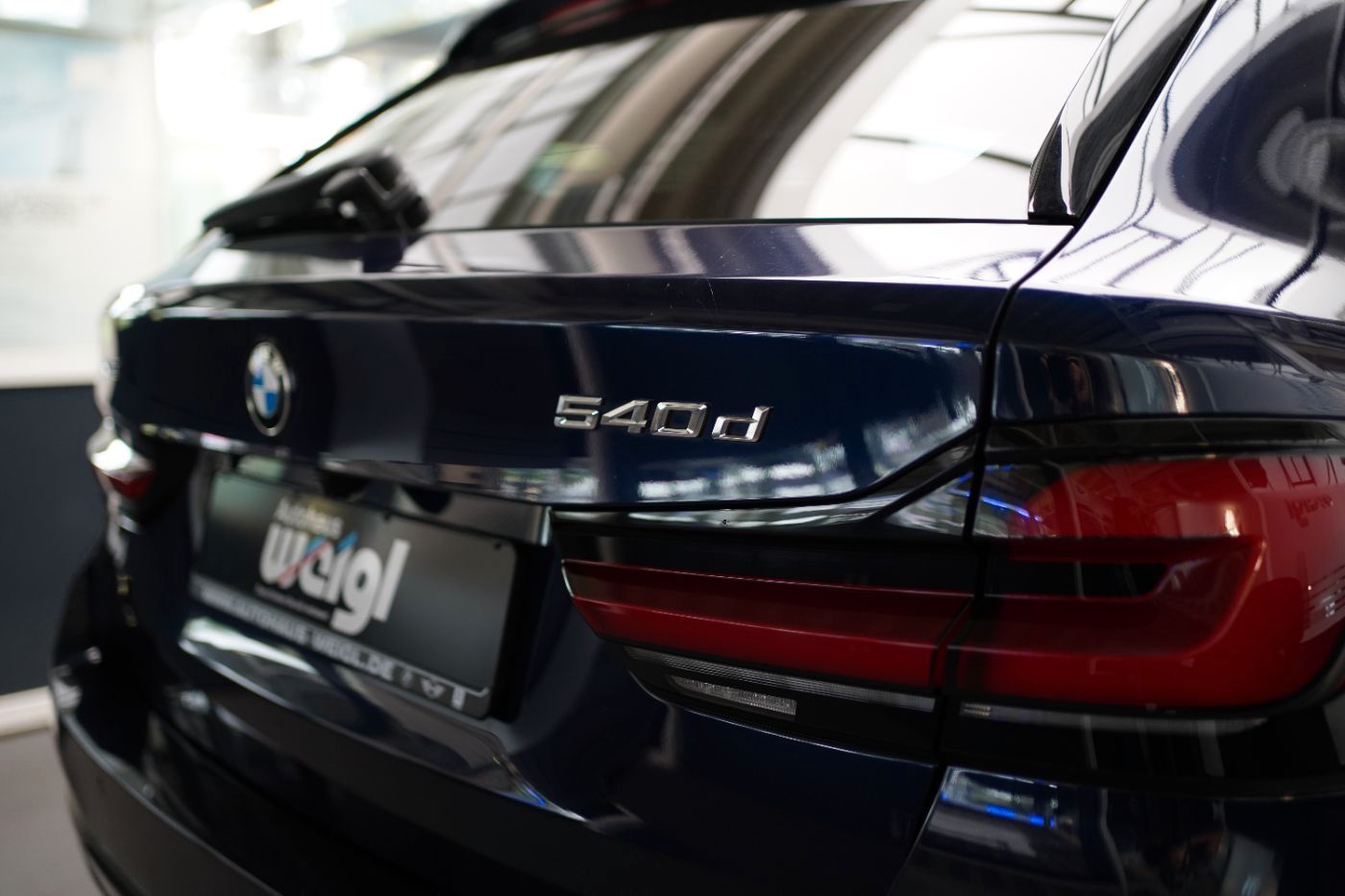 Fahrzeugabbildung BMW 540d xDri M-Sport Laserlicht+Glasdach+Standheiz+