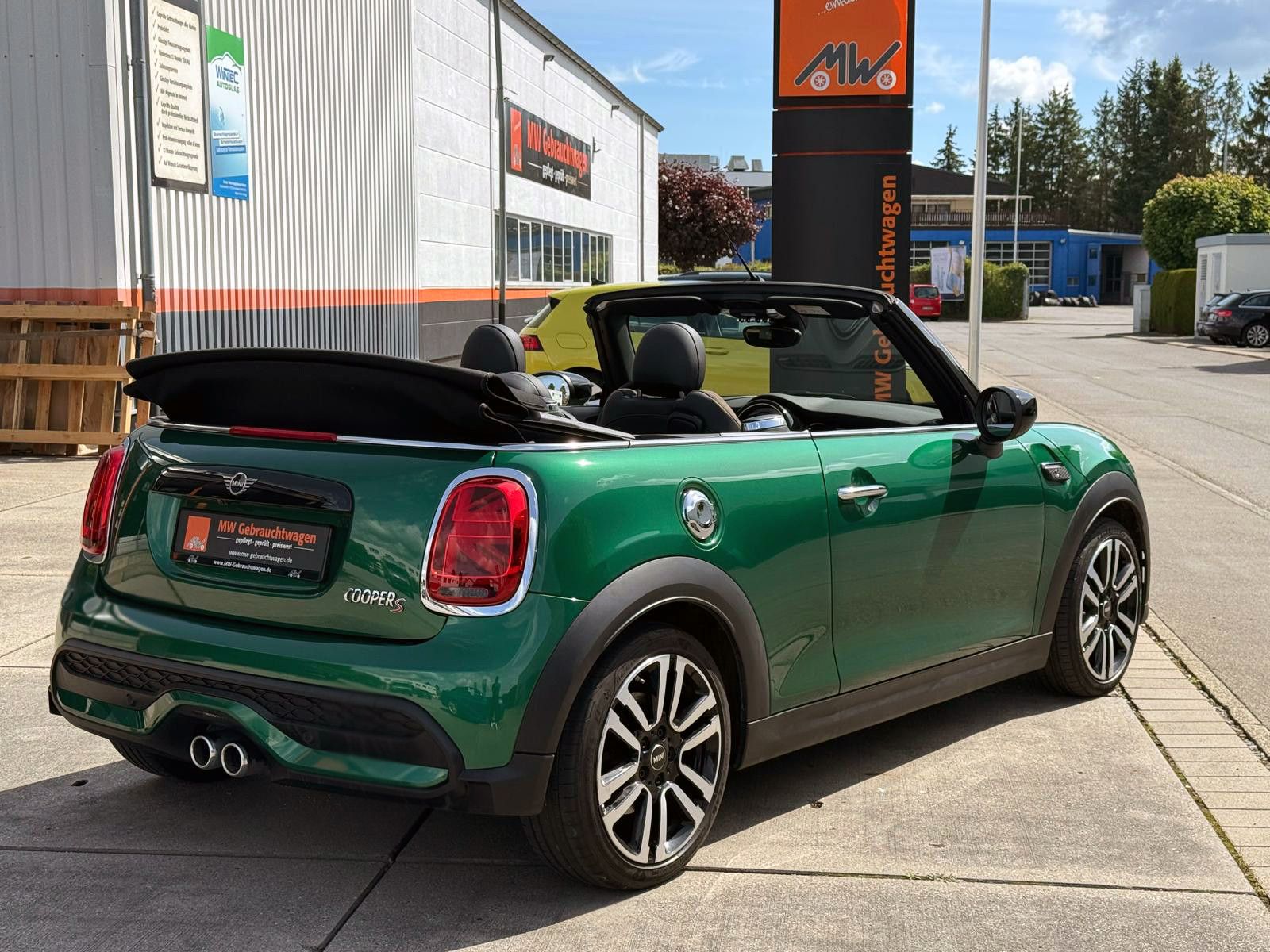 Fahrzeugabbildung MINI COOPER S Cabrio Classic-Trim Aut. ACC HUD KAM BT