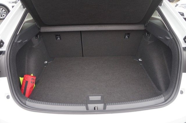 Fahrzeugabbildung Volkswagen Taigo TSI LED AHK AID GRA PDC SH