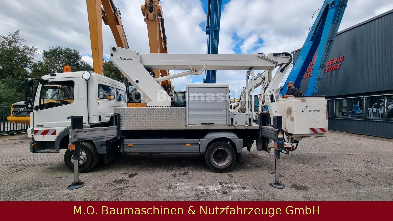 Fahrzeugabbildung Mercedes-Benz Atego 818 / Ruthmann T220 / Arbeitsbühne 22 m