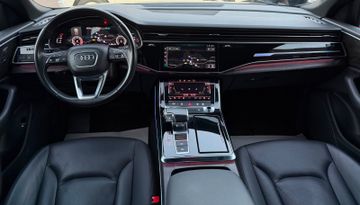 Audi Q8 - 10
