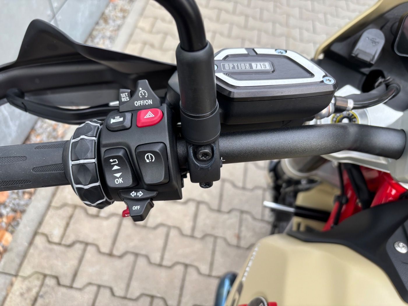 Fahrzeugabbildung BMW R 12 G/S Option 719