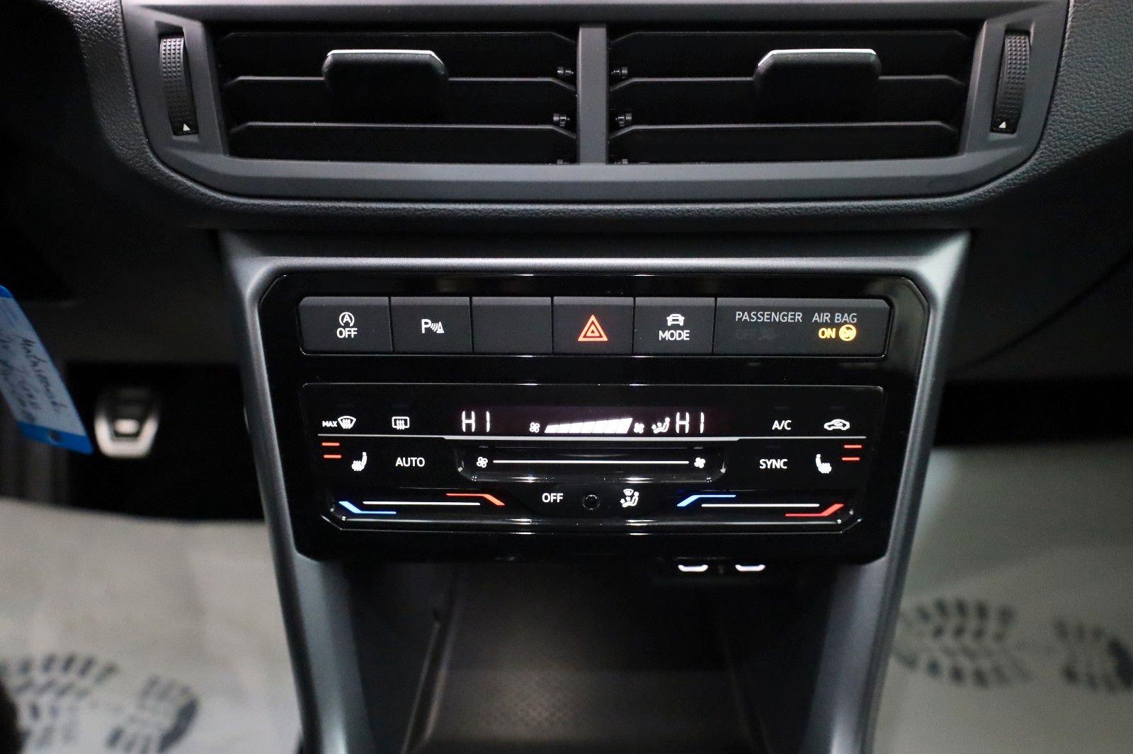 Fahrzeugabbildung Volkswagen T-Cross Active,Navi,Kamera,ACC,CarPlay, SH,AHK