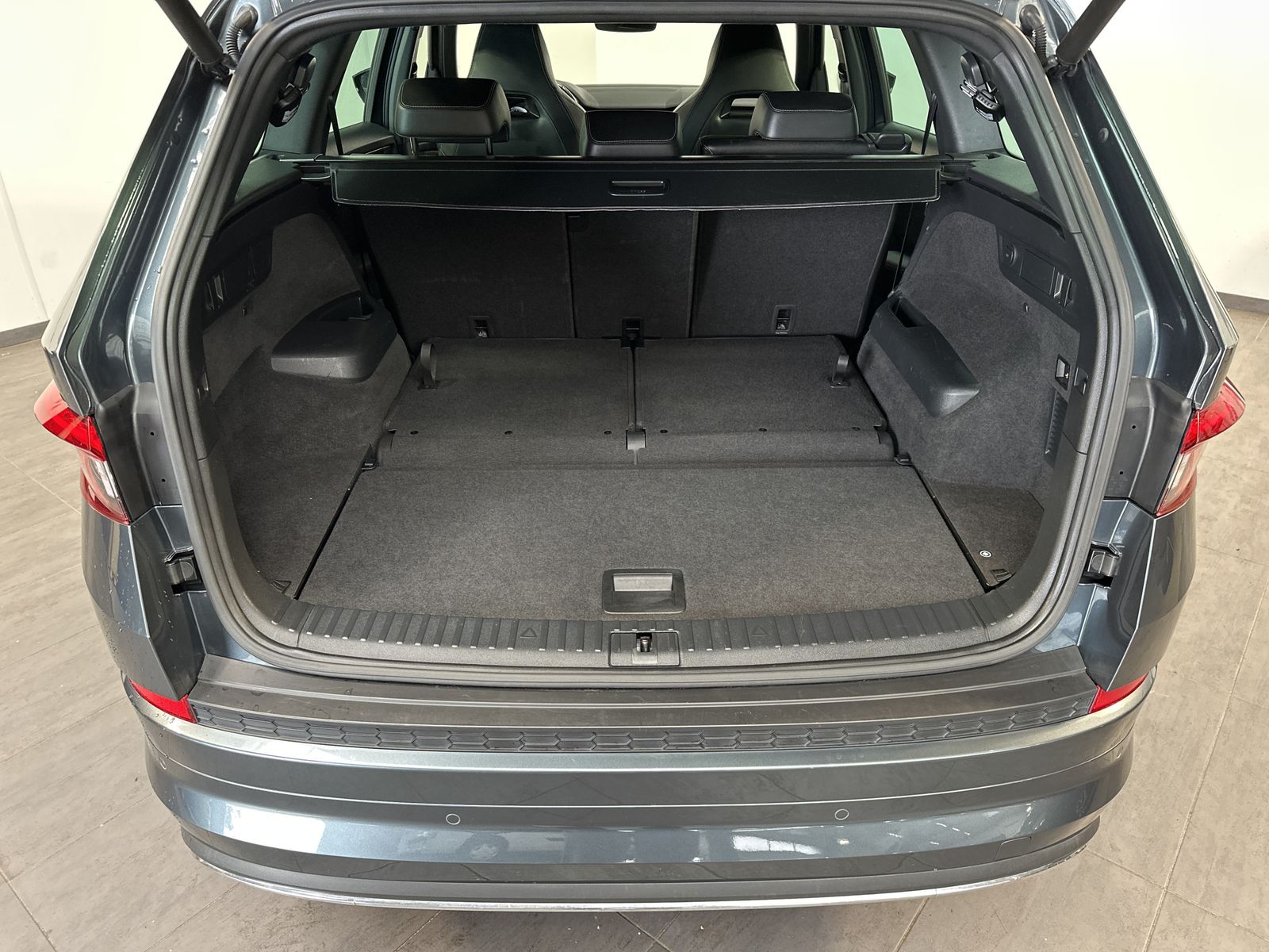 Fahrzeugabbildung SKODA Kodiaq Sportline 4x4 7-Sitzer NAV+LED+AHK+19ZOLL
