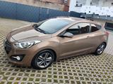 Hyundai i30 1.6 GDI Design Automatik Design - Hyundai i30 mit Benzin-Antrieb: Sportwagen, Automatik